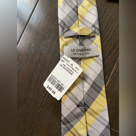 Men’s Tie from Le Chateau - Picture 3 of 3